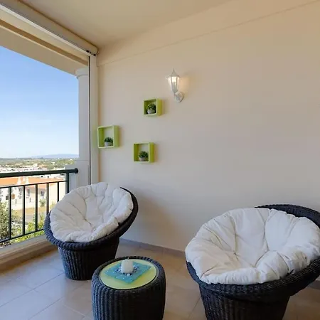 Apartament Magnolia - Spacious Apart For 4 With Indoor Pool, Gym In Albufeira Guia (Faro)