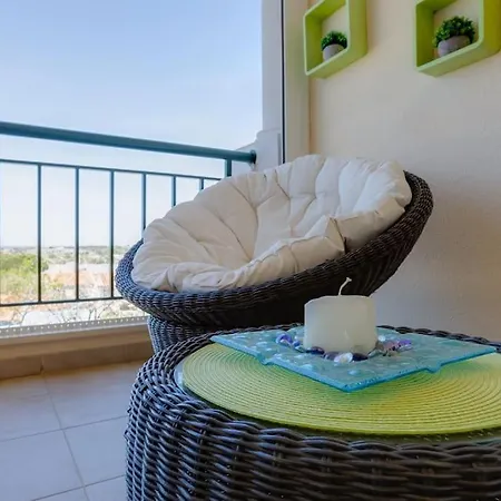 Apartament Magnolia - Spacious Apart For 4 With Indoor Pool, Gym In Albufeira Guia (Faro)
